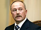 Во вторник во Владивосток прибыл полпред президента РФ в Дальневосточном федеральном округе Олег Сафонов. 
