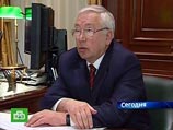 Комментируя подписанные президентом законы, уполномоченный по правам человека в РФ Владимир Лукин сказал, что "это очень полезные законы"
