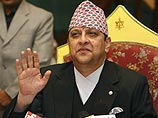 Отстраненный от власти король Непала сдал корону и скипетр. Он готов трудиться на благо страны 
