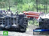 Двенадцать вагонов пассажирского поезда сошли с рельсов и опрокинулись в четверг в районе города Шимановска Амурской области