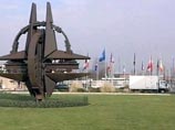 Де Хооп Схеффер также обратил внимание на то, что украинский народ должен сам решить, нужно ли ему вступать в НАТО Де Хооп Схеффер также обратил внимание на то, что украинский народ должен сам решить, нужно ли ему вступать в НАТО