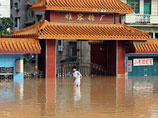 От дождей и разлива рек сильно пострадали сельскохозяйственные угодья. Экономические потери достигли уже 10 миллиардов юаней (1,4 миллиарда долларов)