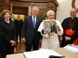После "семейной встречи" с Папой Римским президента США Джорджа Буша записали в католики 
