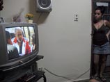 Кубинское телевидение впервые за долгое время показало видеокадры, снятые во время новой встречи президента Венесуэлы Уго Чавеса с Фиделем Кастро и нынешним главой кубинского государства Раулем Кастро