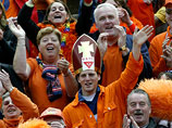 Около 85 тысяч голландских болельщиков уже прибыли в швейцарский Базель, где в субботу в рамках 1/4 финала Евро-2008 сыграют сборные Голландии и России