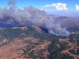В северной Калифорнии бушуют сотни лесных пожаров