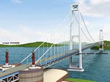 Завершить возведение моста планируется за 45 месяцев. Он пройдет от полуострова Назимова (район бухты Патрокл) по акватории пролива до мыса Новосильского на острове Русски