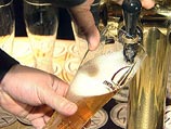 По данным исследования, лишь 12% российских любителей пива позволяют себе кружку пива в обед, остальные - только после работы