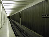 На "серой" ветке московского метро сошли с рельсов вагоны. В час пик ее закрыли - до утра
