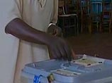 Выборы по сути безальтернативны: в них участвует лишь действующий президент Роберт Мугабе