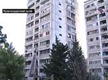 Спасатели в четверг продолжили разбор завалов 12-этажного жилого дома в Адлерском районе Сочи, где в среду утром прогремел взрыв, при котором погибли два человека