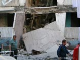 В качестве основной версии происшествия следственный комитет рассматривает взрыв бытового газа, Ростехнадзор при этом настаивает на том, что версия взрыва бытового газа несостоятельна В качестве основной версии происшествия следственный комитет рассматривает взрыв бытового газа, Ростехнадзор при этом настаивает на том, что версия взрыва бытового газа несостоятельна