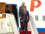 Президент России Дмитрий Медведев прибыл в четверг с официальным визитом в Азербайджан