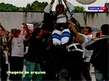 В Бразилии нашли тело священника, в апреле улетевшего в небо на связке воздушных шариков В Бразилии нашли тело священника, в апреле улетевшего в небо на связке воздушных шариков