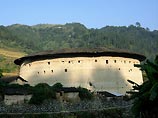 В список добавлены здания тулоу - крепостные сооружения круглой или многоугольной формы, которые строились с XI века в горных районах провинции Фуцзянь на юго-востоке Китая