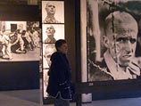 В 1933 году здесь, на окраине города, в 17 км северо-западнее Мюнхена, был открыт один из первых концентрационных лагерей Германии В 1933 году здесь, на окраине города, в 17 км северо-западнее Мюнхена, был открыт один из первых концентрационных лагерей Германии