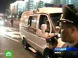 Он также отметил, что машины "скорой помощи" долгое время не вывозили легко раненых с места ЧП, а скапливались в месте происшествия Он также отметил, что машины "скорой помощи" долгое время не вывозили легко раненых с места ЧП, а скапливались в месте происшествия