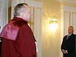 Конституционный суд Румынии постановил, что закон, по которому на телевидении и радио половину эфирного времени нужно уделять "хорошим новостям", противоречит конституции Конституционный суд Румынии постановил, что закон, по которому на телевидении и радио половину эфирного времени нужно уделять "хорошим новостям", противоречит конституции