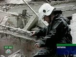 В ликвидации последствий взрыва принимают участие около 30 спасателей и 6 единиц техники В ликвидации последствий взрыва принимают участие около 30 спасателей и 6 единиц техники