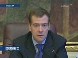 Медведев требует от депутатов принять антикоррупционные законы до конца года