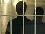 На Камчатке подросток получил 9 лет тюрьмы за
убийство женщины и двух ее дочерей На Камчатке подросток получил 9 лет тюрьмы за
убийство женщины и двух ее дочерей