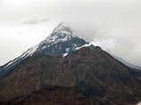 На вулкане Безымянный на Камчатке, где ожидается извержение, находятся 16 ученых
