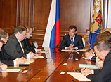 Президент РФ Дмитрий Медведев заявил на совещании по вопросам развития судебной системы, что Россия по срокам исполнения судебных решений отстает от европейских и мировых стандартов