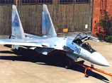 Су-35 – всего лишь модифицированная версия модели, которой уже 20 лет, и ей не сравниться по скорости и скрытности с последним истребителем США F-22 Raptor Су-35 – всего лишь модифицированная версия модели, которой уже 20 лет, и ей не сравниться по скорости и скрытности с последним истребителем США F-22 Raptor