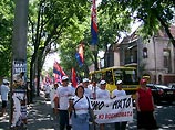 В мае-июне 2006 года жители Крыма и других регионов юга Украины, выступающие против вступления республики в НАТО