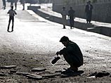 В столице Афганистана Кабуле террорист-смертник взорвал себя около полицейского блокпоста, в результате взрыва трое человек погибли и один получил ранения