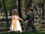 В Британии 8-летний мальчик перед смертью женился на школьной подруге