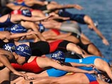 Участник турнира по триатлону погиб от ожога медузы во время заплыва
Участник турнира по триатлону погиб от ожога медузы во время заплыва