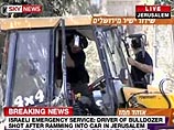 Во вторник на перекрестке улиц Керен а-Йесод и Давид а-Мелех в Иерусалиме был совершен очередной "бульдозерный" теракт. Неизвестный на тракторе попытался раздавить несколько машин