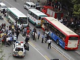 В понедельник на юго-западе Китая были взорваны два автобуса, в результате чего два человека погибли, еще 14 получили ранения