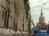 Частная фирма вырыла огромный подземный котлован в десятках метров от Красной площади и Кремля, а грунт вывозила тайно по ночам Частная фирма вырыла огромный подземный котлован в десятках метров от Красной площади и Кремля, а грунт вывозила тайно по ночам