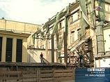 Подкоп строители сделали под объект культурного наследия - в результате Славяно-греко-латинская академия, памятник XVII-XVIII веков, повисла в воздухе
