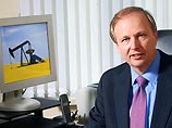 В свою очередь, настаивает на сохранении поста президента компании за Робертом Дадли и не поддерживает крупные структурные изменения в компании В свою очередь, настаивает на сохранении поста президента компании за Робертом Дадли и не поддерживает крупные структурные изменения в компании