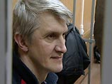 Платон Лебедев пожаловался Медведеву на нарушение его конституционных прав Платон Лебедев пожаловался Медведеву на нарушение его конституционных прав