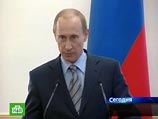 Вскоре выяснилось, что Путин будет принимать в стеклянном павильоне над входом в станцию метро "Двигатель революции" Вскоре выяснилось, что Путин будет принимать в стеклянном павильоне над входом в станцию метро "Двигатель революции"