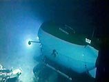 В августе прошлого года Россия разместила свой флаг на дне океана, на глубине 4 км под Северным полюсом. Этот шаг вызвал опасения, что начинается гонка за право присвоить минеральные ресурсы Арктики В августе прошлого года Россия разместила свой флаг на дне океана, на глубине 4 км под Северным полюсом. Этот шаг вызвал опасения, что начинается гонка за право присвоить минеральные ресурсы Арктики