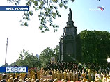 На Владимирской горке в Киеве, у подножия памятнику Крестителю Руси сегодня была совершена литургия, в которой участвовали иерархи почти всех православных Церквей мира