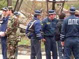 Вместе с тем все силовые структуры Чечни несколько дней назад были переведены на усиленный режим несения службы Вместе с тем все силовые структуры Чечни несколько дней назад были переведены на усиленный режим несения службы