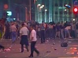 Сторонники Караджича в Белграде устроили "Всесербский собор" и беспорядки по его окончании Сторонники Караджича в Белграде устроили "Всесербский собор" и беспорядки по его окончании