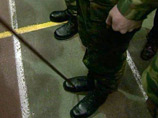 Военные будут иметь форму одежды, подразделяющуюся по категориям: для высших офицеров, офицеров и прапорщиков, солдат и матросов Военные будут иметь форму одежды, подразделяющуюся по категориям: для высших офицеров, офицеров и прапорщиков, солдат и матросов