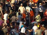 "За неправомерные действия болельщиков" оштрафовали и "Зенит", и "Локомотив" "За неправомерные действия болельщиков" оштрафовали и "Зенит", и "Локомотив"