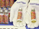 Сотрудниками таможни было конфисковано более 150 поддельных бутылочек с гелем для интимного использования, внутри которых были спрятаны такие запрещенные вещества, как тестостерон и нандролон