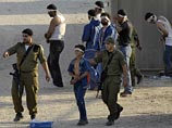 По сведениям израильского радио, неожиданное решение о депортации было принято с согласия лидера "Фатха" и Палестинской национальной администрации Махмуда Аббаса, который, как сообщается, добился при помощи египетских посредников гарантий безопасности для