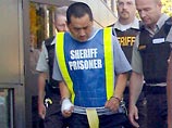 Канадца, отрезавшего голову пассажиру в переполненном автобусе, держат в камере в смирительной рубашке