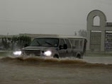 Тропический шторм "Эдуард" несется на Техас и Луизиану, набирая силу Тропический шторм "Эдуард" несется на Техас и Луизиану, набирая силу