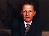 Директор галереи Tate принял приглашение Дарьи Жуковой и обустроит ее "Гараж" Директор галереи Tate принял приглашение Дарьи Жуковой и обустроит ее "Гараж"